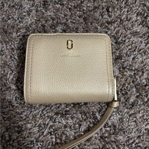 The marc jacobs softshot wallet light gold color mini wallet